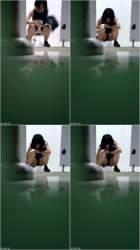 Asian girl pissing (front view).111.jpg